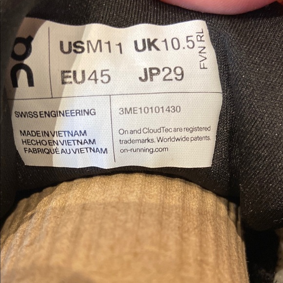 On Running Cloudtilt Mens Size 11 White and Black Sneakers - Picture 8 of 9